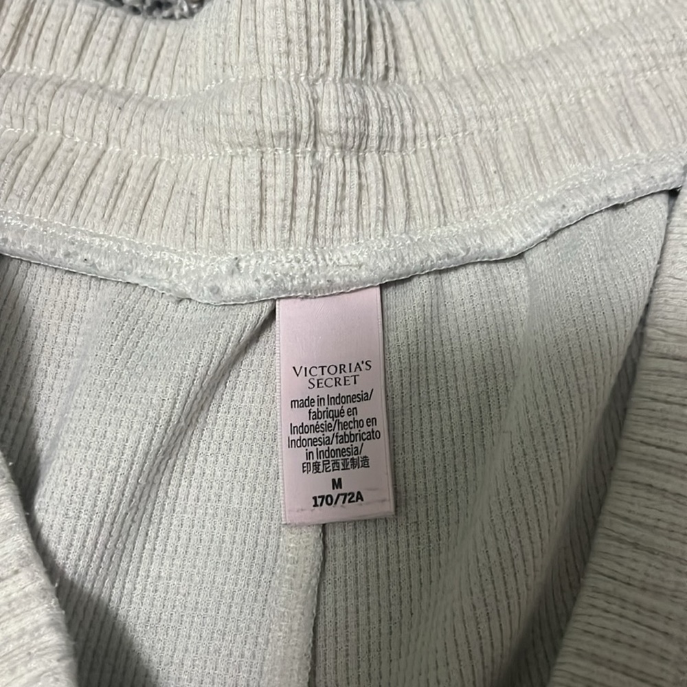 Victoria's Secret Off-White shorts - Picture 2 of 2